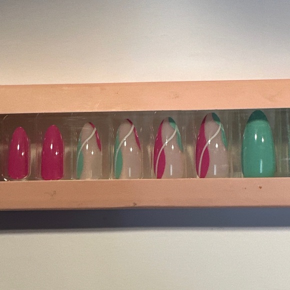 Fingernail set Pink Glam Teal 24 PCs Glue on New - Picture 5 of 6